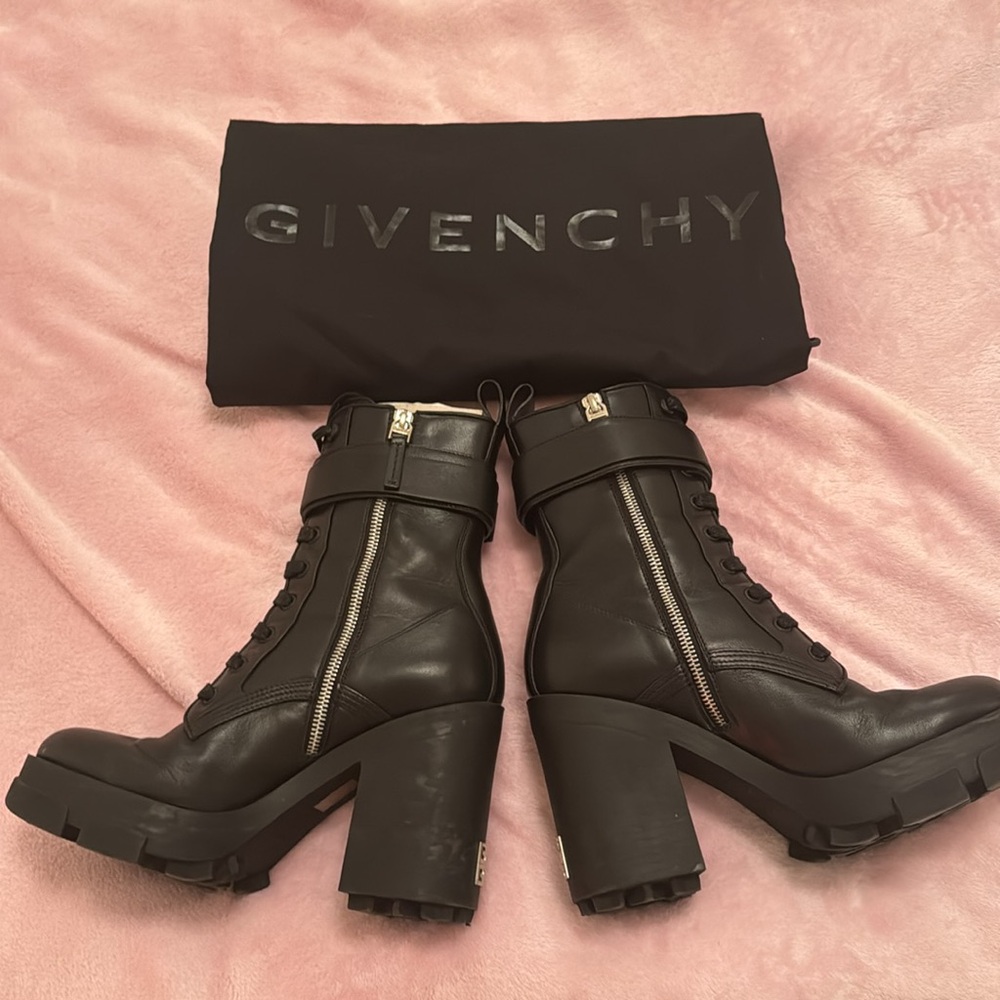 βΌοΈβͺοΈGivenchy β LEATHER COMBAT BOOTS βͺοΈβΌοΈ - Picture 7 of 11
